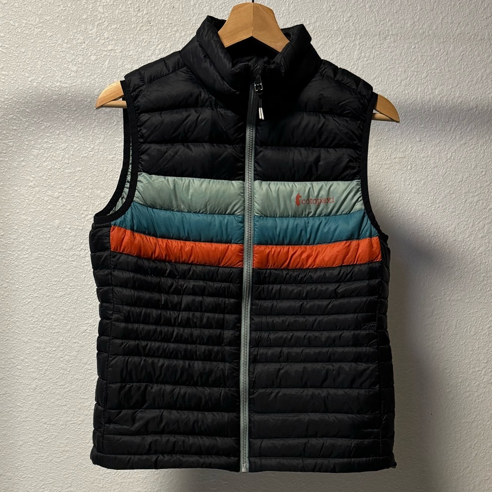 Cotopaxi black stripe puffer vest